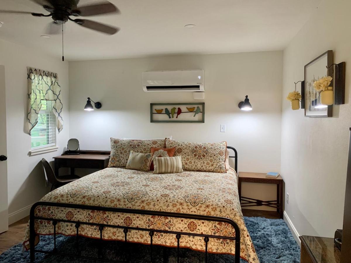 Lamb'S Rest Inn นิวบราวน์เฟลส์ ภายนอก รูปภาพ